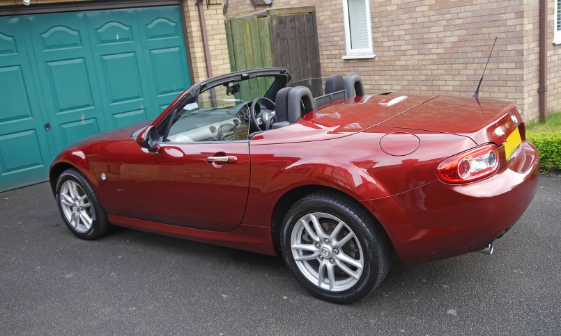 Mazda MX5 Exterior (Roof Down)